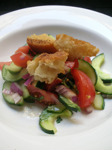 Anke Gröner» Blog Archive » Pseudo-Panzanella mit Knoblauchcroutons