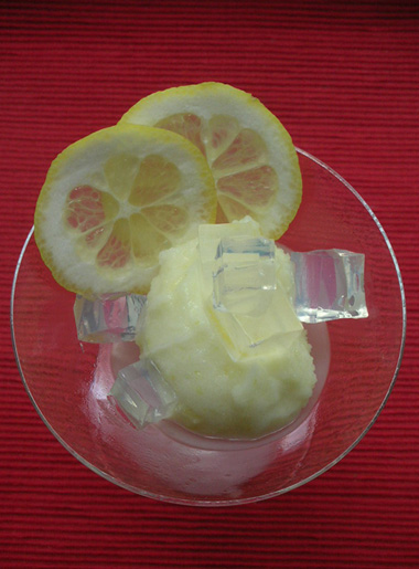 Anke Gröner» Blog Archive » Zitronensorbet mit Gin-Tonic-Würfeln